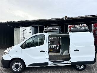 skadebil bedrijf Renault Trafic 2.0 dCi 145 T29 L1H1 Comfort 2021/1