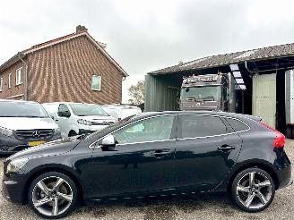 Schadeauto Volvo V-40 2.0 D4 R-Design 2014/9