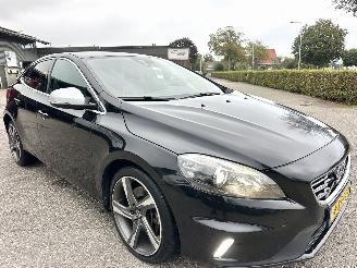Volvo V-40 2.0 D4 230pk 6-bak R-Design - xenon - getuned - leer - navi - stoelverw - lmv - memory pakket picture 4