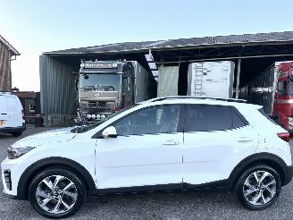krockskadad bil auto Kia Stonic 1.0 T-GDi MHEV GT-Line 2024/1