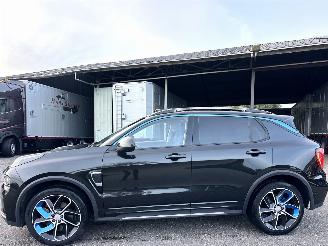 skadebil auto Lynk & Co 01 1.5 Plug-In Hybrid 179pk 7-traps aut - pano - nap - 360cam - 2x laadkabels - keyless - front + line + side assist 2023/1