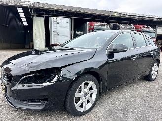 Volvo V-60 1.6 T3 150pk aut. Momentum - 144dkm nap - navi - clima - cruise - lmv - pdc - trekh - 2e eig picture 2