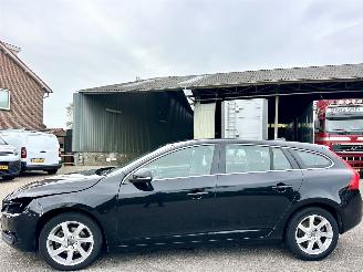 Auto incidentate Volvo V-60 1.6 T3 150pk automaat Momentum 2015/5