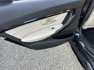 BMW 3-serie 330e 245pk 8-traps aut M-Sport - schuifdak - nap - spoilers - leer - verlaagd - pdc v+a - plug-in hybrid - facelift model picture 39