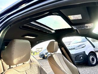 BMW 3-serie 330e 245pk 8-traps aut M-Sport - schuifdak - nap - spoilers - leer - verlaagd - pdc v+a - plug-in hybrid - facelift model picture 13