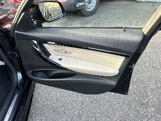 BMW 3-serie 330e 245pk 8-traps aut M-Sport - schuifdak - nap - spoilers - leer - verlaagd - pdc v+a - plug-in hybrid - facelift model picture 48