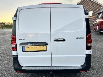 Mercedes Vito 111 CDI 114pk 6-bak Lang - nap - 1e eig - 3pers - navi - camera - airco - trekh - euro6 - licht + regens picture 6