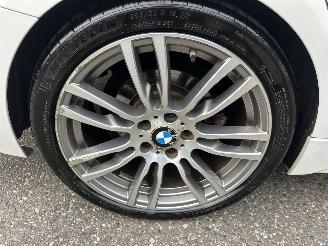 BMW 3-serie 330e High Exe M-Sport - 140dkm nap - head up - cognac leer - stoelverw - clima - alarm - 2x laadkabels picture 27
