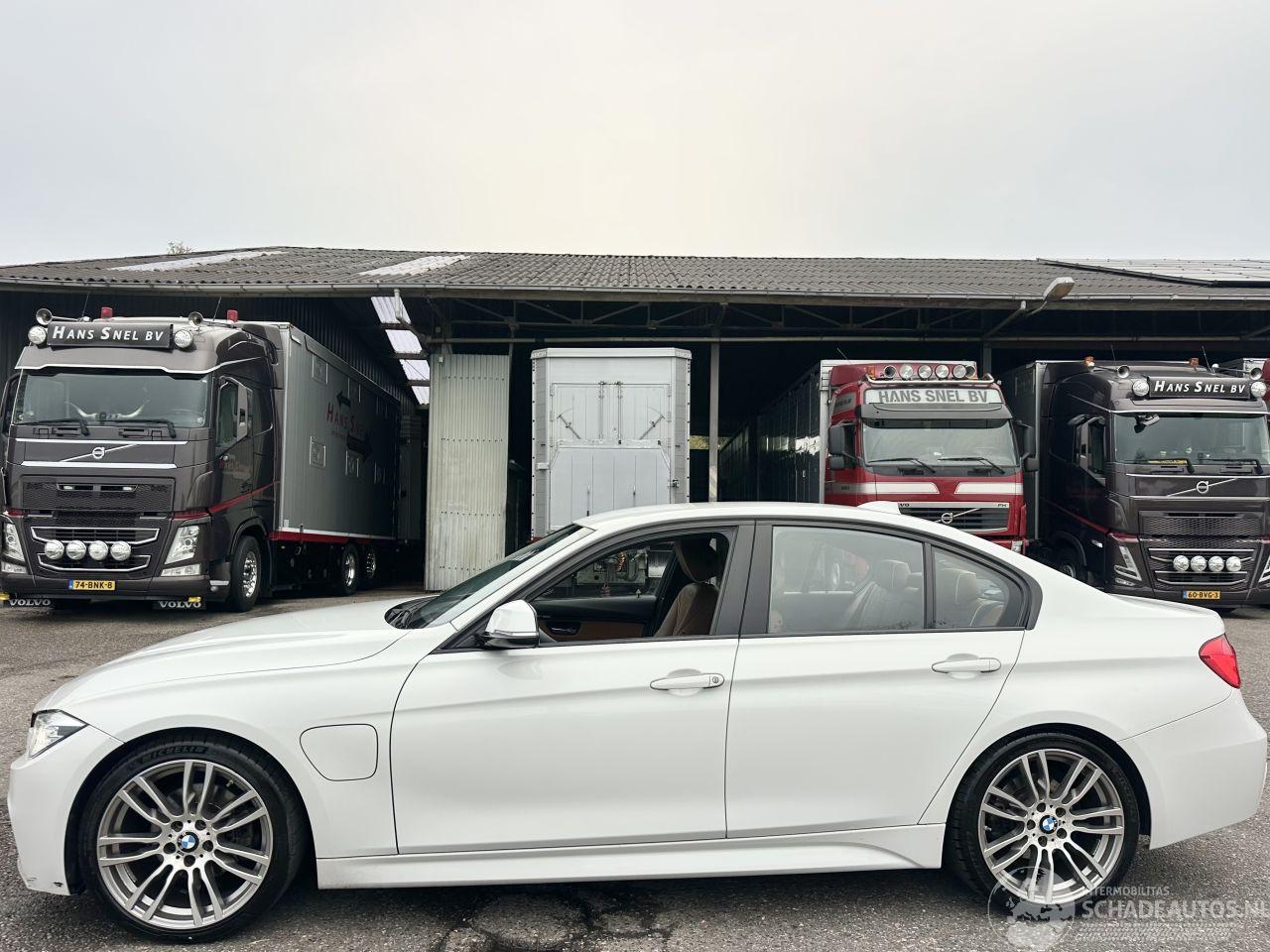 BMW 3-serie 330e High Exe M-Sport - 140dkm nap - head up - cognac leer - stoelverw - clima - alarm - 2x laadkabels