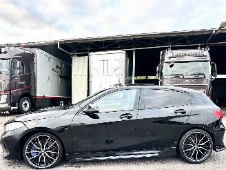 škoda osobní automobily BMW 1-serie M135i xDrive 306pk aut + f1 High Exe M-Sport Performance - pano - hud - harman/kardon - keyless - kuipstoelen 2021/5