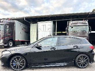 Auto incidentate BMW 1-serie M135i xDrive 306pk aut + f1 High Exe M-Sport Performance - pano - nap - hud - harman/kardon - keyless - kuipstoelen 2021/5
