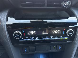 Toyota Yaris Cross 1.5 Hybrid 93pk aut Launch Edition - head up - leer - stuur/stoelverw - elektr klep - front + line + side assist picture 33