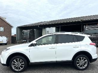 Vaurioauto  passenger cars Toyota Rav-4 2.5 Hybrid aut Executive 2017/3