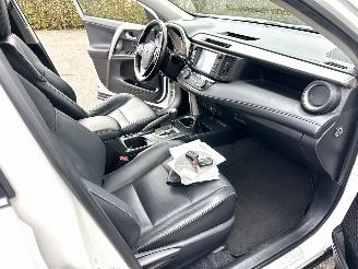 Toyota Rav-4 2.5 Hybrid 188pk aut Executive - 62dkm - leer - navi - cam - keyless - stoelverw - front + line assist picture 17