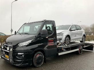 krockskadad bil bedrijf Iveco Daily 3.0d 180pk 6-bak oprijwagen - autoambulance - EX BTW - navi - clima - cruise control - abs - luchtvering 2016/8