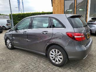 Mercedes B-klasse B 180  1.6 benzine 123 pk autom 56000 km 1e eigenaar picture 14