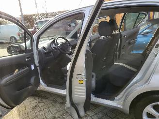 Opel Agila INCL ONDERDELEN 1.0 benz 48 kw af fabriek LPG ,AIRCO, NAP picture 16