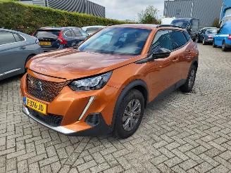 Unfallwagen Peugeot e-2008 Peugeot e-2008 EV Style 50 kWh rijdbaar rijbereik 335 km nieuwprijs  € 40000 2023/7