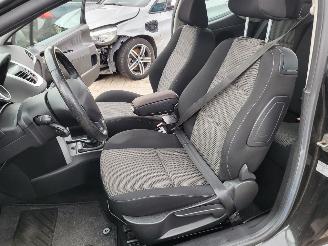 Peugeot 207 Peugeot 207 1.6 VTi Première 2e eigenaar picture 3