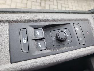 Volkswagen Transporter Transporter 2.0 TDI L2  81kw euro6  96000 km  RIJDBAAR picture 12