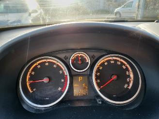 Opel Corsa AUTOMAAT Corsa 1.4-16V Cosmo VELE EXTRAS rijdbaar picture 20