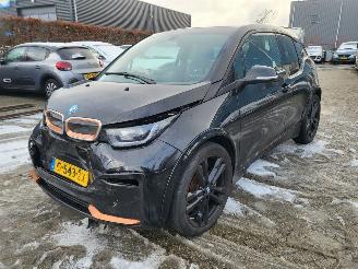 damaged passenger cars BMW i3 i3 S 120Ah 42 kWh RoadStyle Edition 1 van 1000 nwprijs € 50000.- 2019/12
