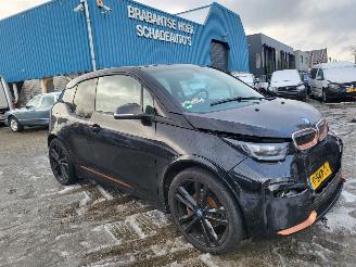 Vaurioauto  passenger cars BMW i3 i3 S 120Ah 42 kWh RoadStyle Edition 1 van 1000 nwprijs € 50000.- 2019/12