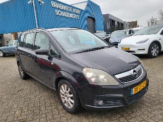 Damaged car Opel Zafira ZAFIRA 7 zitplaatsen 1.6  105 pk 2008/1