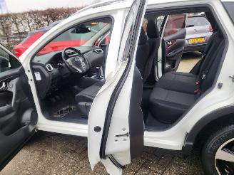 Nissan Qashqai Qashqai 1.2 N-Connecta picture 17