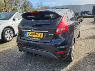krockskadad bil auto Ford Fiesta 1.6 Ghia 5drs hatchback   goede airco rijdbaar 2009/4