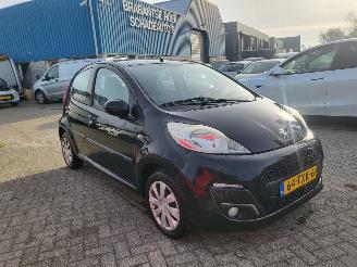 skadebil auto Peugeot 107 Peugeot 107 1.0 Active goed rijden en goede airco 2012/4