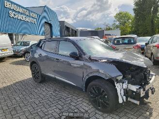 Auto incidentate Peugeot 2008 2008 1.2 Hybrid autom 136 GT  € 40 000 NW 2024/10