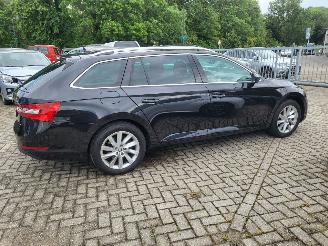 Skoda Superb Superb Combi 1.5 TSI ACT Business Edition Plus rijdbaar picture 5