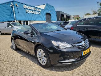 škoda osobní automobily Opel Cascada CABRIO AUTOM  1.6 Turbo Innovation   rijdbaar 2018/6