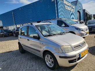 Vaurioauto  passenger cars Fiat Panda AUTOMAAT  1.2 Emotion cool  rijdbaar 2004/11