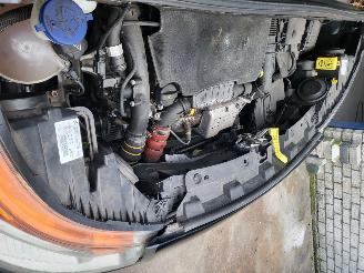 Citroën C3 C3 Picasso 1.2 PureTech Tendance 110 pk  rijdbaar picture 26