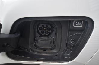 Peugeot e-2008 50Kwh Ative Pack 136Pk *Navi/Clima/Camera picture 11