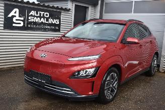 Auto incidentate Hyundai Kona 64Kwh Comfort 204Pk *Navi/Clima/Camera/Stoelverwarming 2022/7