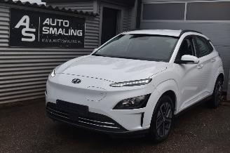 Unfallwagen Hyundai Kona 39Kwh Comfort 136Pk 3FASE *Navi/Clima/Camera/stoelverwarming 2021/9