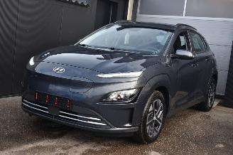 Vaurioauto  passenger cars Hyundai Kona 39Kwh Comfort 136Pk SOH 100% 3FASE *Clima/Camera/Stoelverwarming 2021/9