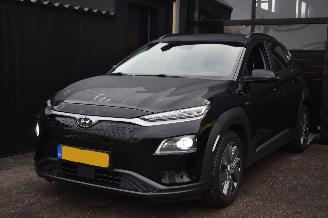 krockskadad bil auto Hyundai Kona 64Kwh Premium 204Pk 3FASE SOH 100% Navi/Clima/Camera/Leder/Stoelverwarming 2020/12