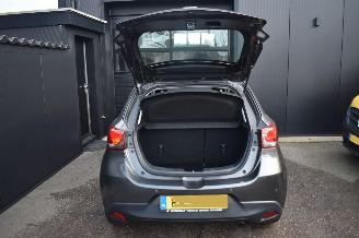 Mazda 2 1.5 Skyactiv-g Dynamic+ 90Pk *Airco/Navi picture 18