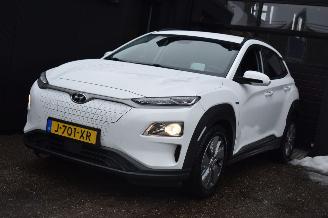 Schadeauto Hyundai Kona 64Kwh Fashion 204Pk 3Fase 100% Soh *Navi/Clima/Camera 2020/12