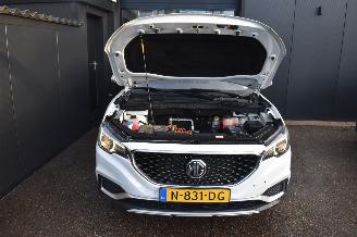MG ZS EV 45kwh Luxury 143Pk *Navi/Clima/Camera/Leder/Panorama/Stoelverwarming picture 21