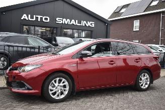 uszkodzony samochody osobowe Toyota Auris Touring Sports 1.8 Hybrid Black Edition 99Pk *Navi/Clima/Camera 2017/10