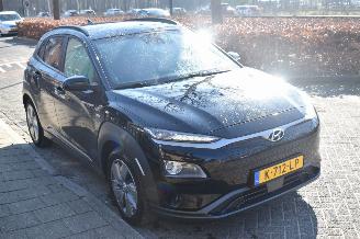 Hyundai Kona 64Kwh Premium 204Pk SOH 100% 3FASE *Navi/Clima/Camera/Leder picture 2