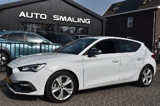 krockskadad bil auto Seat Leon 2.0 Tdi Fr Business Intense 150Pk *Navi/Clima/Camera/Stoelverwarming 2022/10