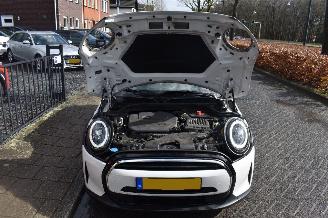 Mini Cooper 1.5 Camden Edition 136Pk *Navi/Clima picture 17