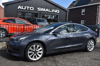 Schadeauto Tesla Model 3 60Kwh Standard Range 238Pk 3Fase *Navi/Clima/Camera/Panorama/Leder 2019/11