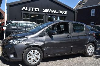 skadebil auto Toyota Yaris 1.5 Hybrid Aspiration 75Pk *Navi/Clima/Camera 2017/8